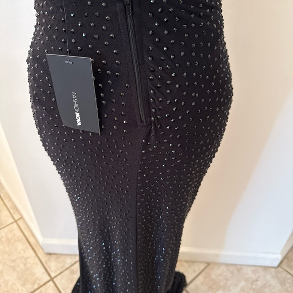 Fashion Nova Black Sleeveless Halter Bodycon Maxi - Picture 4 of 13